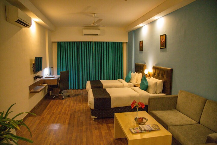 Room 11 of 28