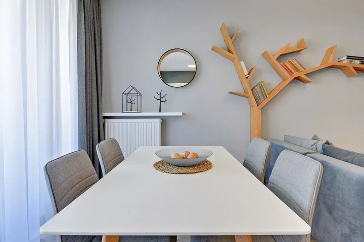 Room 2 of 17