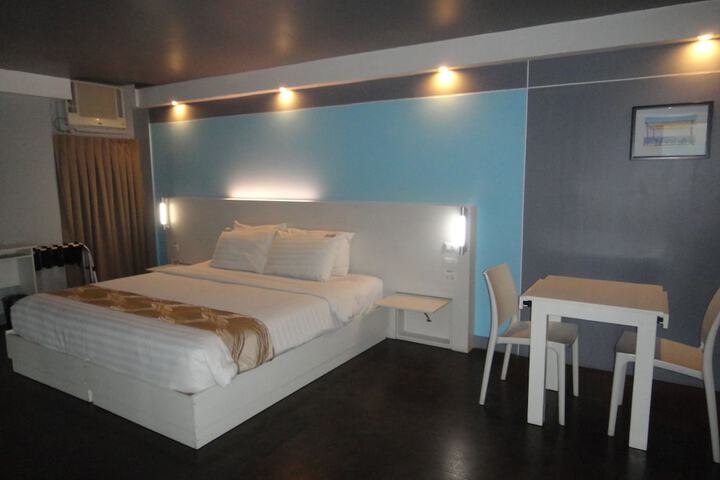 Room 3 of 50