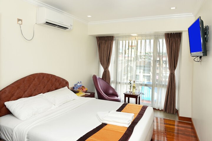 Room 5 of 24