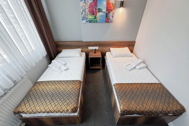 Room 33 of 99