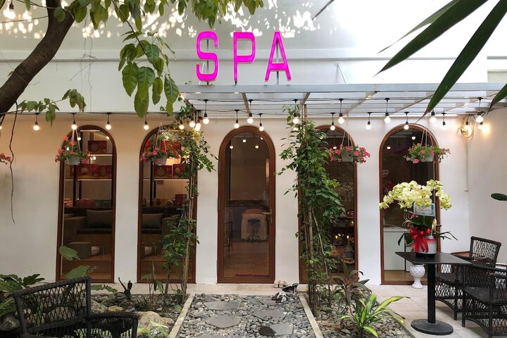 Spa 32 of 77