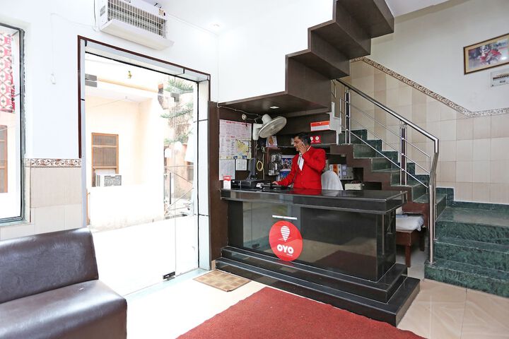 OYO 3033 RADIANT HOTEL