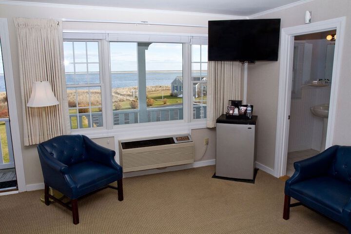 Room 12 of 48