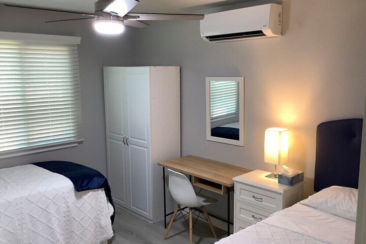 Room 20 of 99
