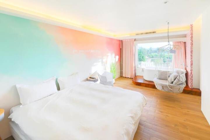 Room 10 of 76
