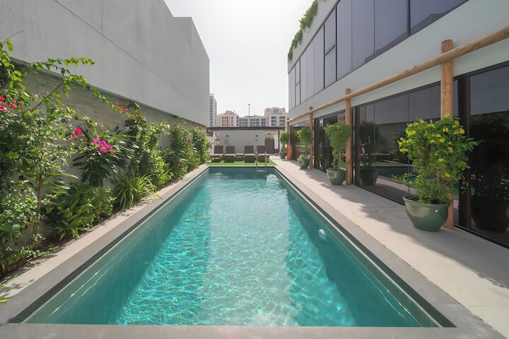 Pool 21 of 34