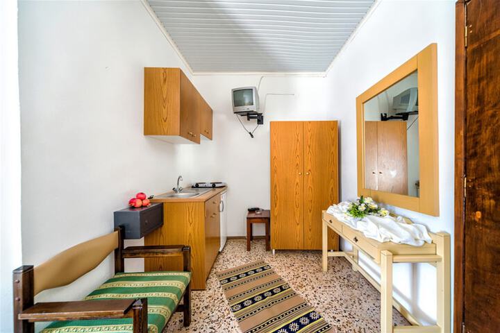 Room 3 of 16
