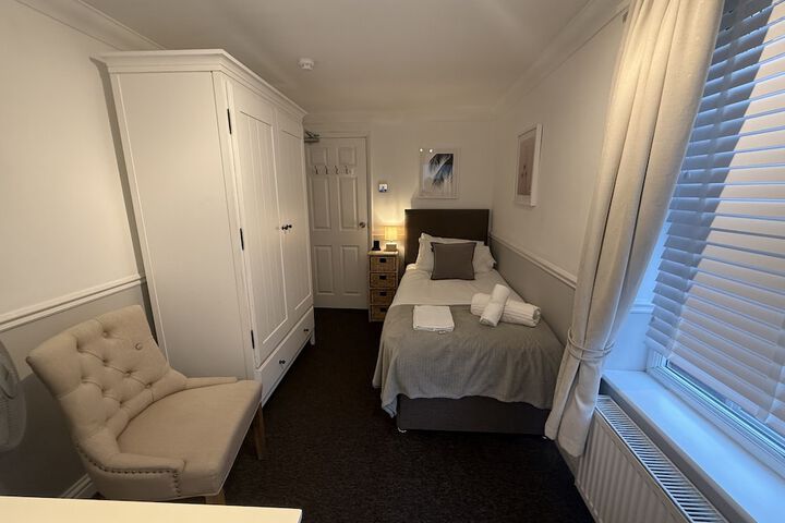 Room 13 of 72