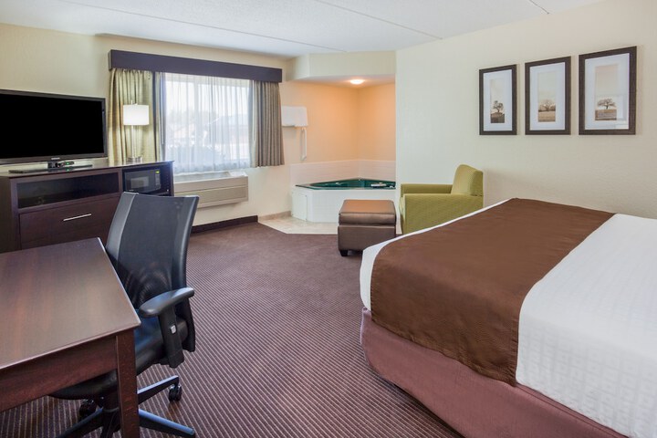 1 King Bed (7 of 32)