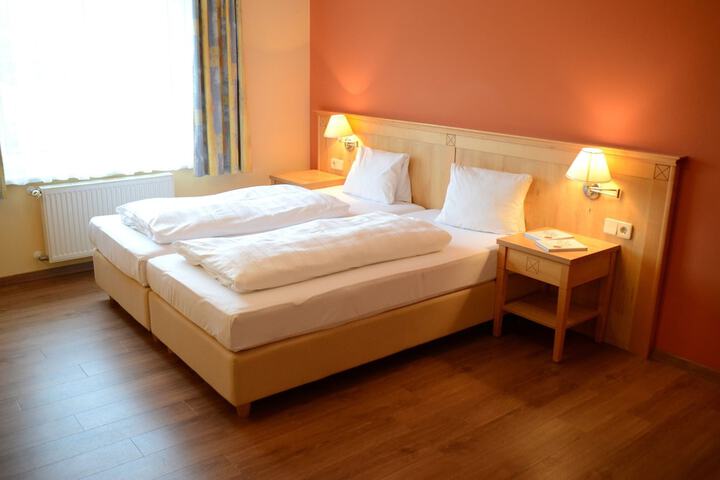 Room 17 of 68