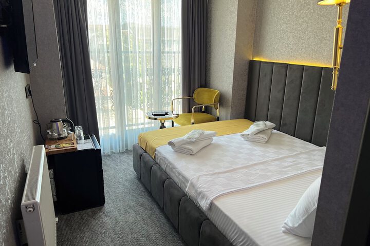 Room 16 of 49