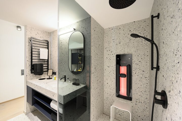 Room 18 of 24