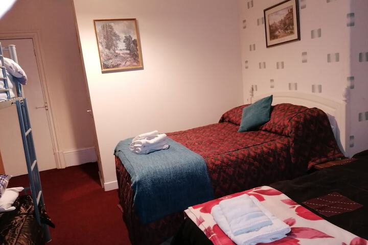 Room 4 of 41