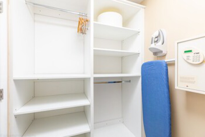 Room 9 of 92