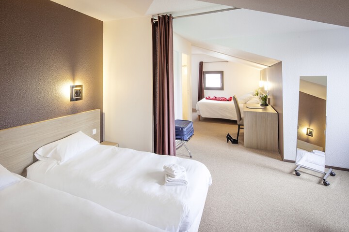 Room 4 of 35