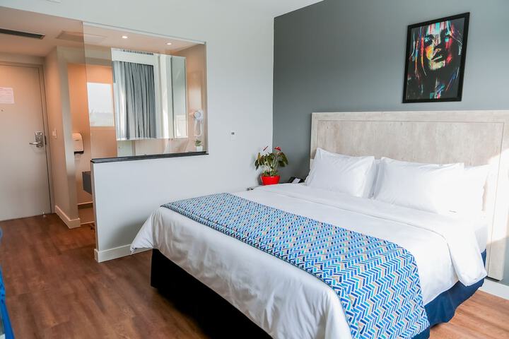 Room 10 of 48