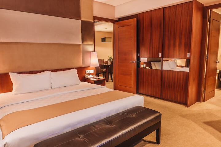 Room 4 of 43