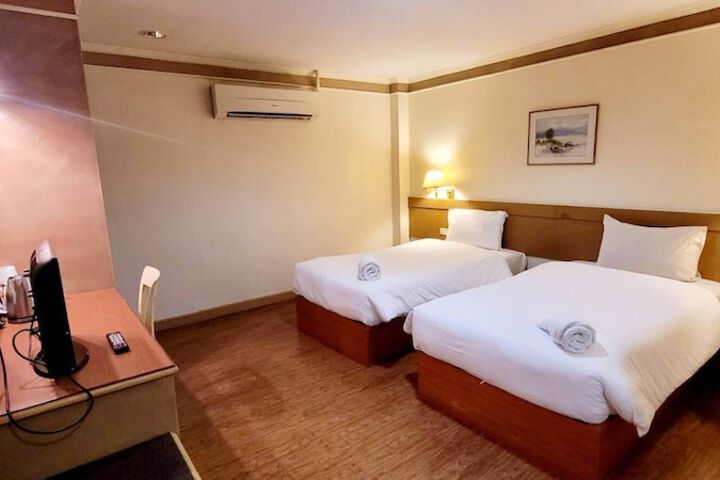 Room 10 of 20