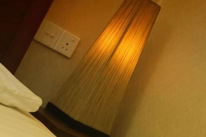 Room 1 of 3