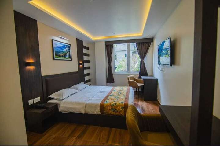 Room 15 of 40