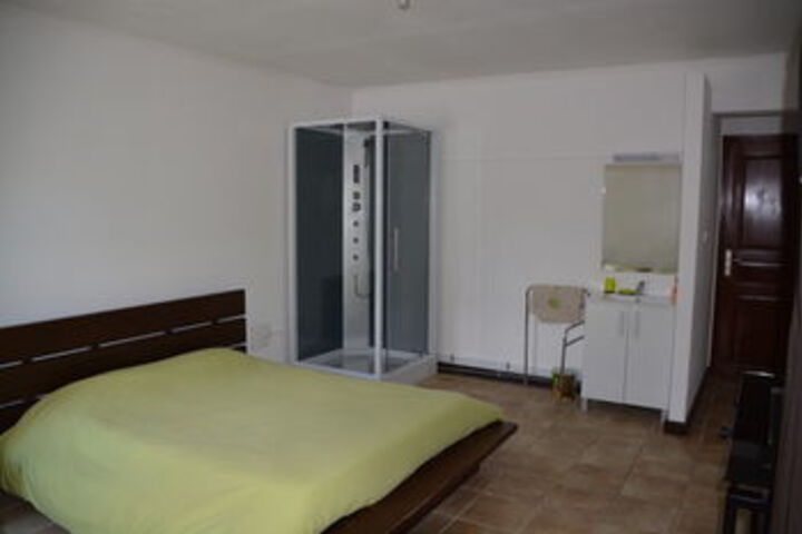 Room 8 of 13