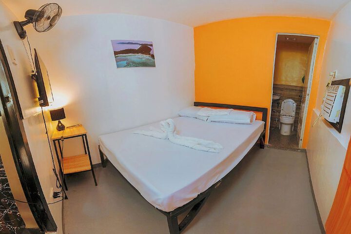 Room 7 of 28