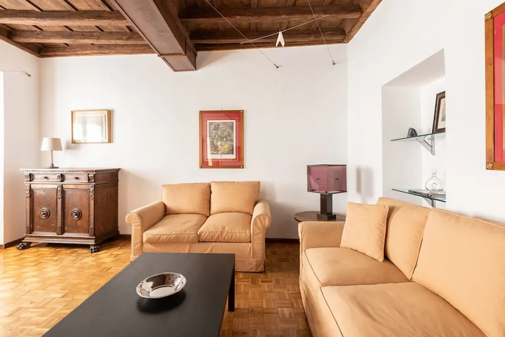 Room 4 of 15