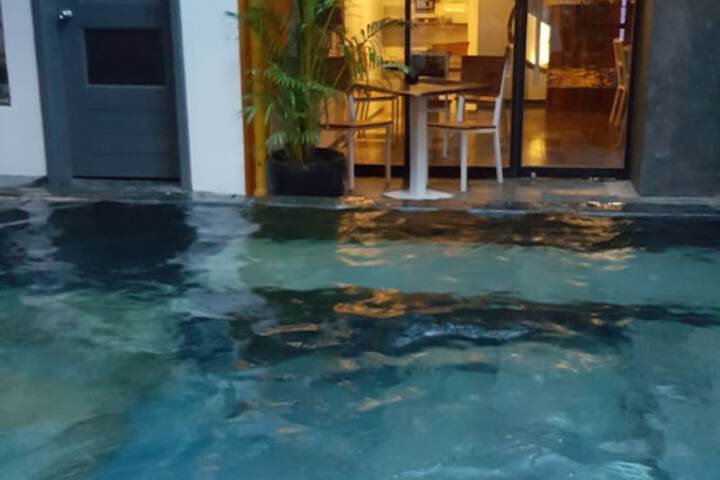 Pool 33 of 46