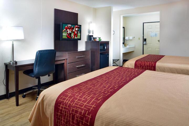 Deluxe 2 Queen Beds (2 of 5)
