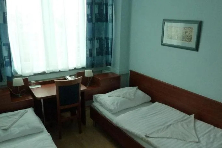 Room 5 of 25