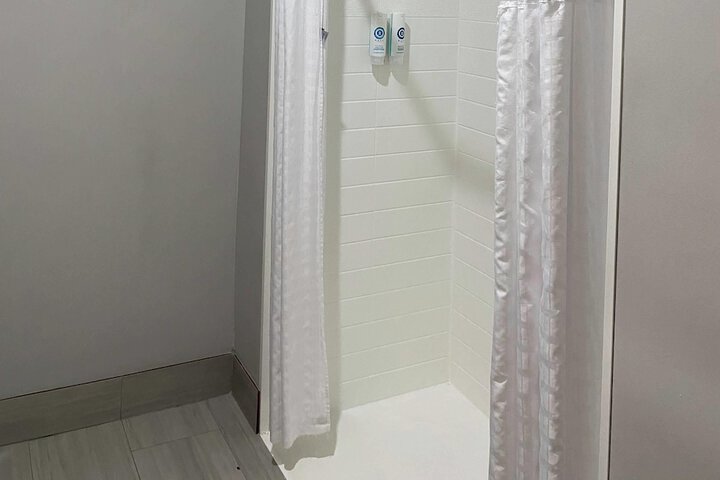 Room 18 of 87