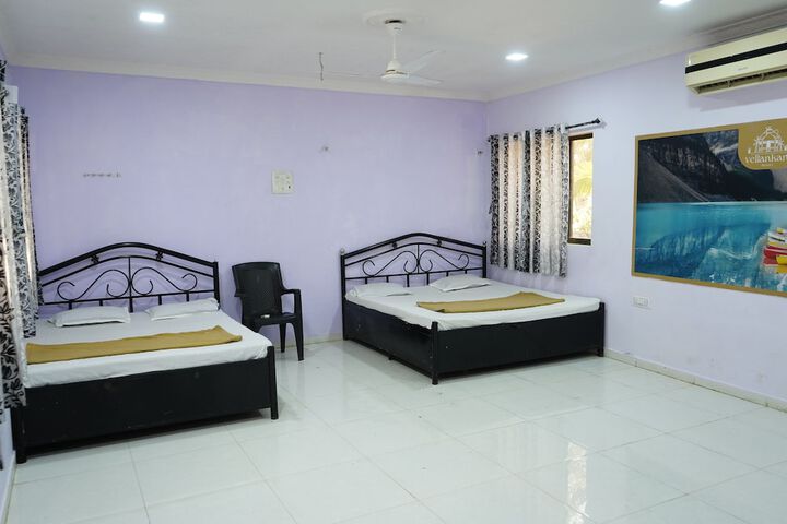 Room 9 of 17