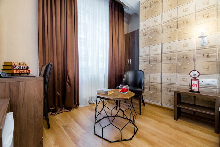 Room 20 of 108