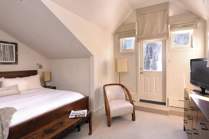 Room 84 of 279
