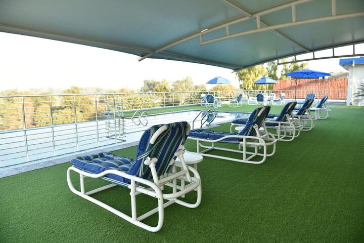 Pool 54 of 69