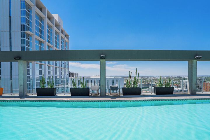 Sora DT Stay w CityView-HeatedPool-Gym in Phoenix, AZ