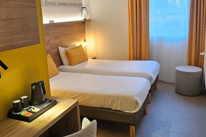 Room 22 of 48