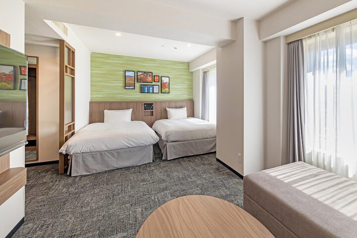 Room 36 of 120
