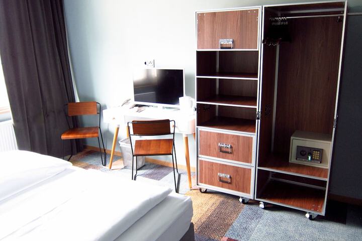 Room 5 of 21