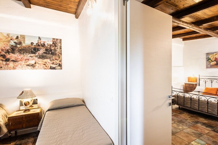 Room 18 of 50