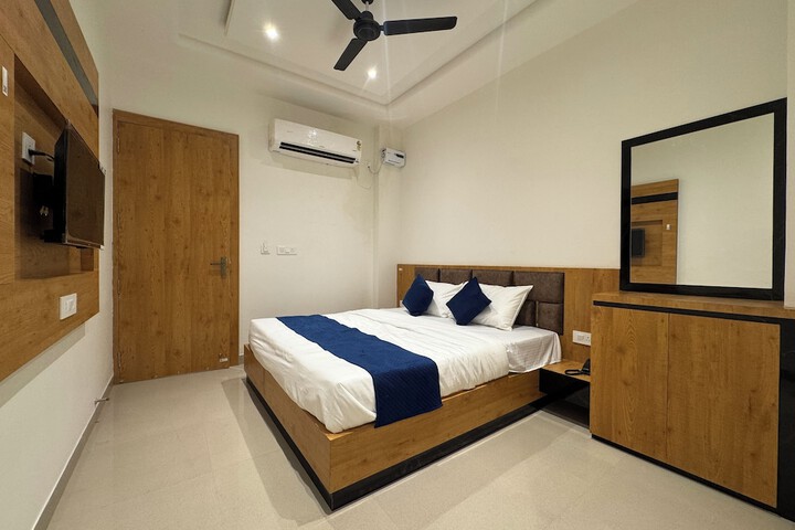 Room 14 of 35