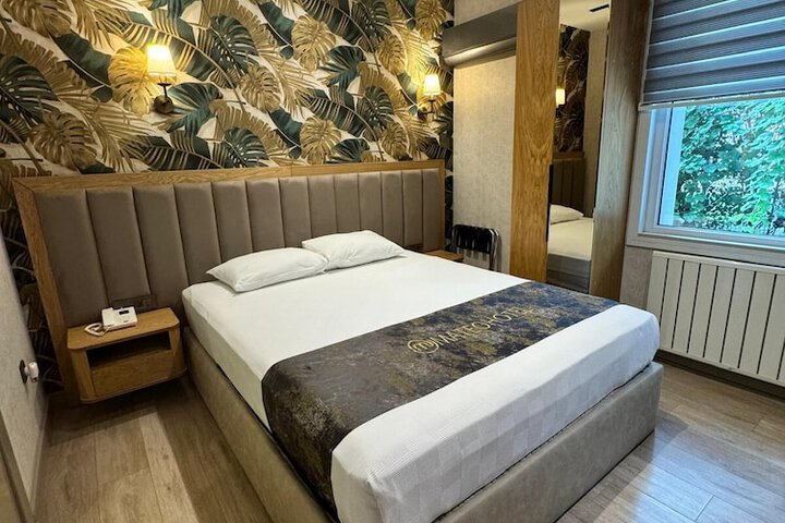 Room 9 of 36