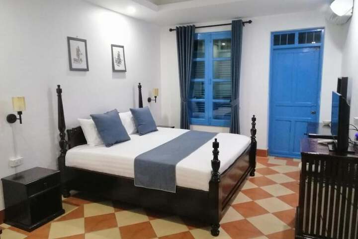 Room 27 of 47