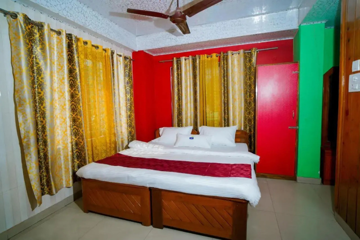 Room 4 of 14