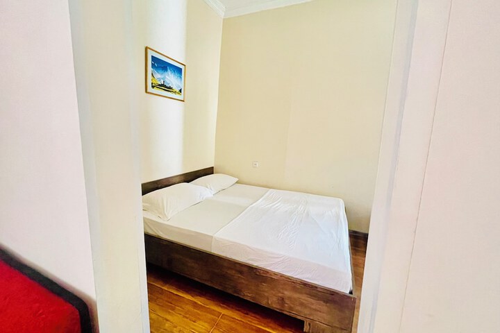 Room 78 of 146