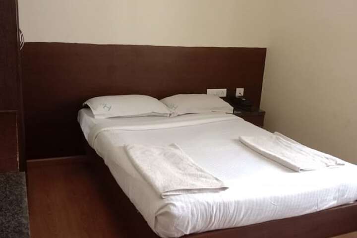 Room 11 of 39