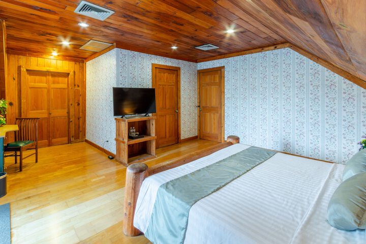 Room 10 of 69