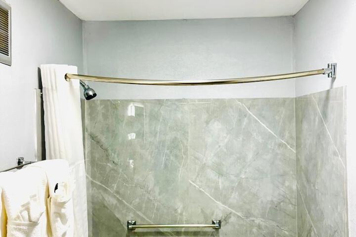Room 13 of 25