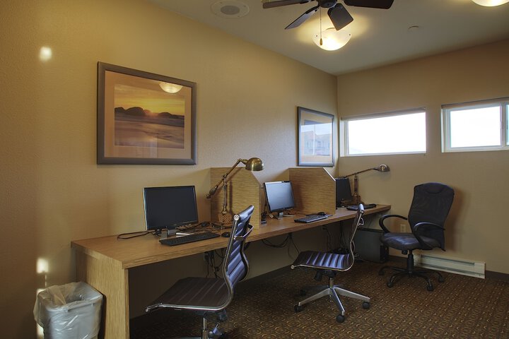 Business Center 88 of 101